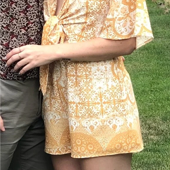 Patterned Yellow Romper ✨ - Picture 2 of 6